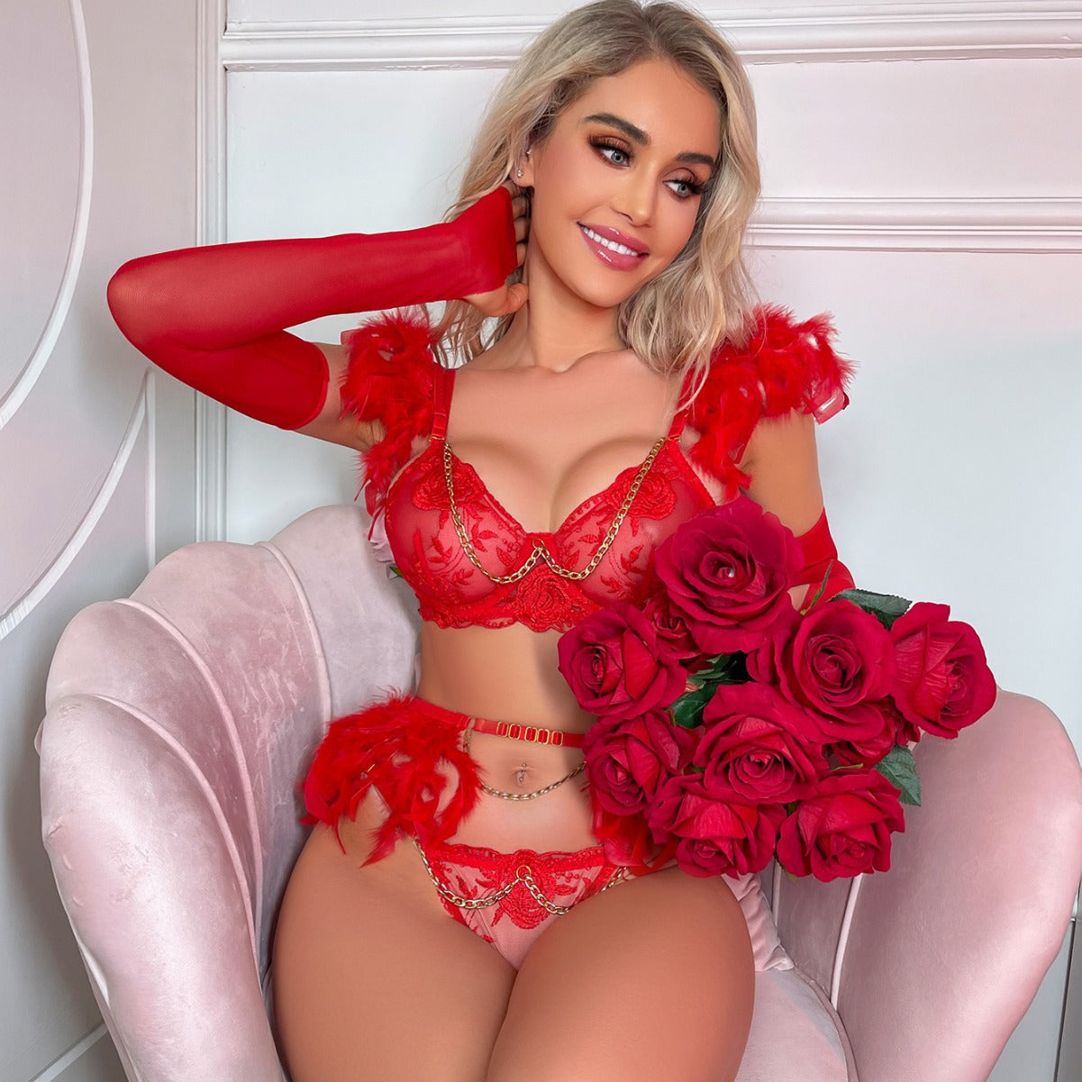 Sexy Lingerie Set with Complex Craft Feather Chain Sexy Embroidery and Breast - revealing Outfit